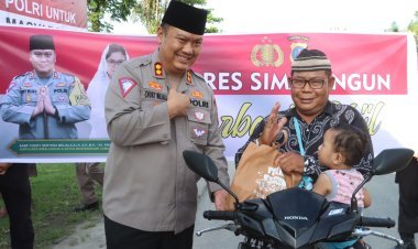 Kapolres Simalungun Gelar Pembagian Takjil Gratis kepada Masyarakat Simalungun dalam Bulan Suci Ramadhan di Sarbalawan