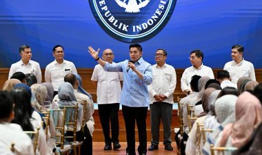 Menjelang Cuti Lebaran, Seskab Teddy Indra Wijaya Silahturahmi dengan Pegawai