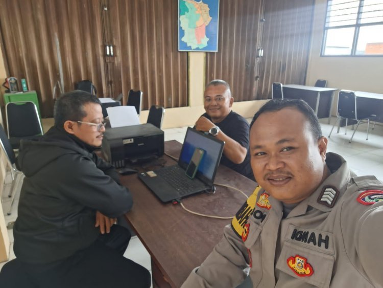 Bhabinkamtibmas Desa Cikupa Sambangi Aparatur Desa, Perkuat Keamanan Wilayah