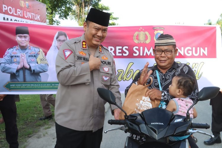 Kapolres Simalungun Gelar Pembagian Takjil Gratis kepada Masyarakat Simalungun dalam Bulan Suci Ramadhan di Sarbalawan