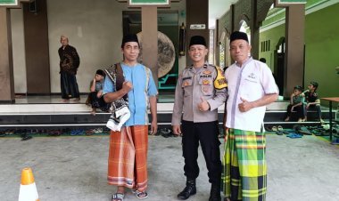 Polri Pererat Hubungan dengan Warga Lewat Program Jumling di Masjid Jami Al Ishlah