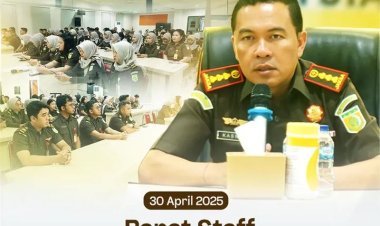 Kajari Batam Dorong Semangat dan Kepatuhan dalam Rapat Staf Bulanan
