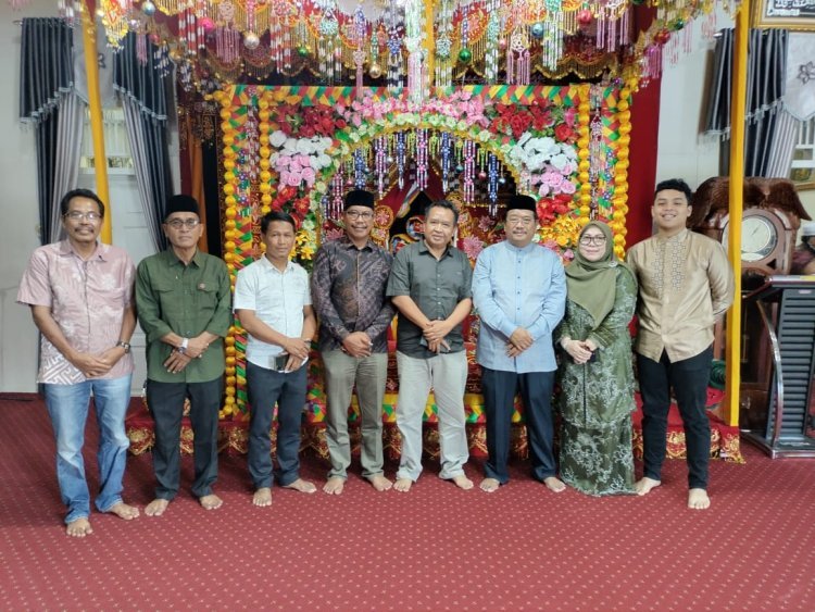 Bupati Aceh Singkil Sambut Masyarakat di Pendopo: Pererat Silaturahmi di Bulan Fitri