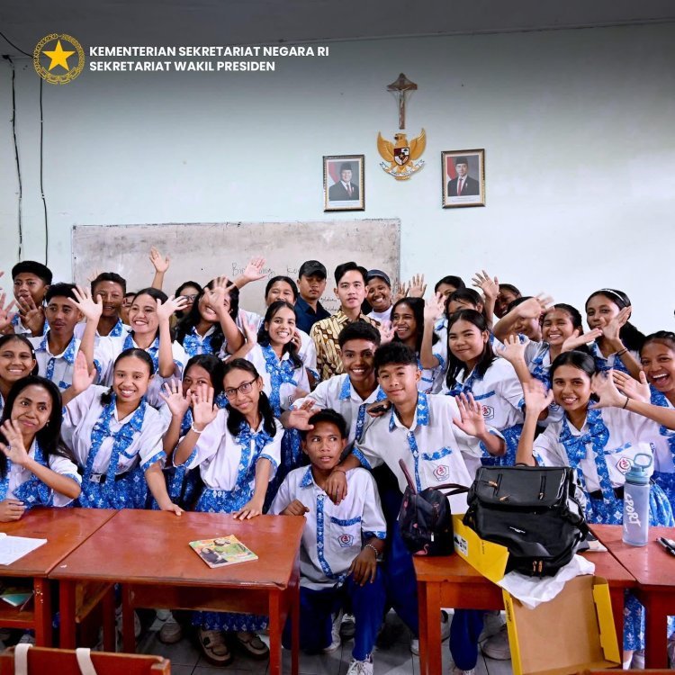 Wapres Gibran Kunjungi SMAS Bhaktyarsa, Bawa Semangat dan Bantuan Pendidikan