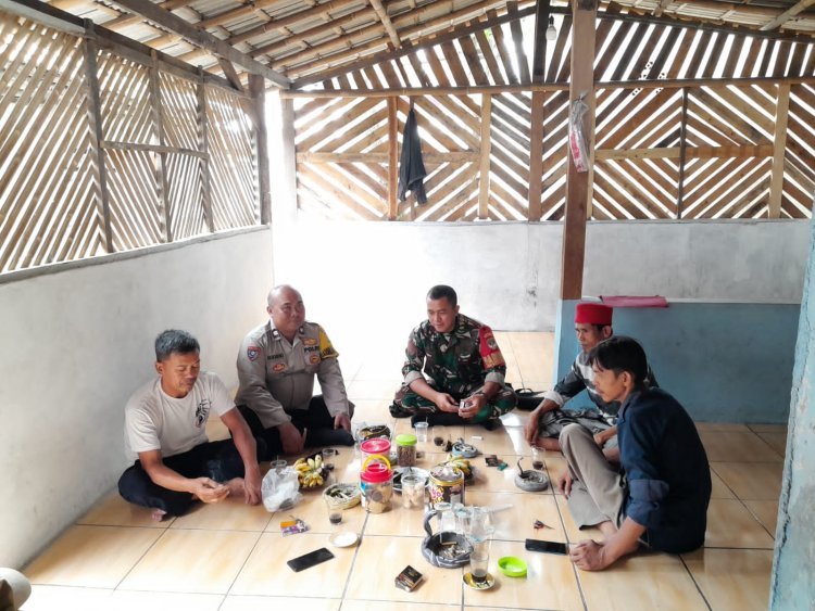 Silaturahmi Bhabinkamtibmas Desa Budimulya, Wujudkan Keamanan Lewat Komunikasi Langsung