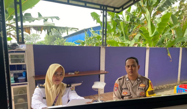 Bhabinkamtibmas Jalin Silaturahmi dan Edukasi Kamtibmas Bersama Lurah Bunder