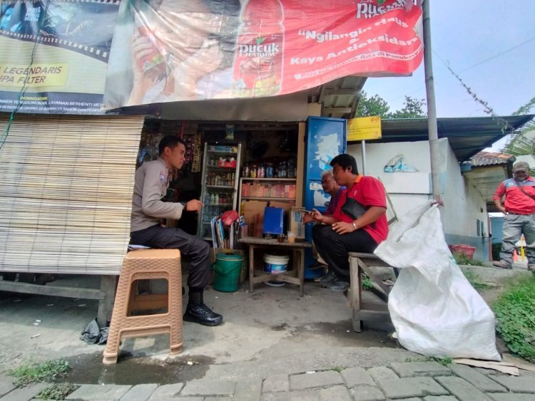 Kunjungan Bhabinkamtibmas di Cibadak, Warga Sampaikan Aspirasi
