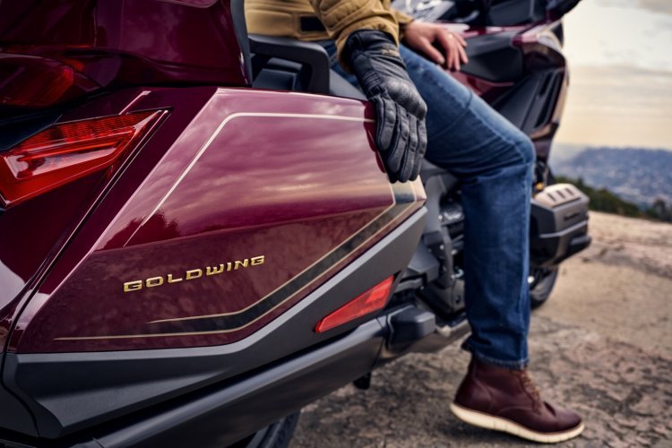 AHM Luncurkan Honda Gold Wing Edisi Spesial 50 Tahun di Indonesia: Perpaduan Teknologi dan Kemewahan
