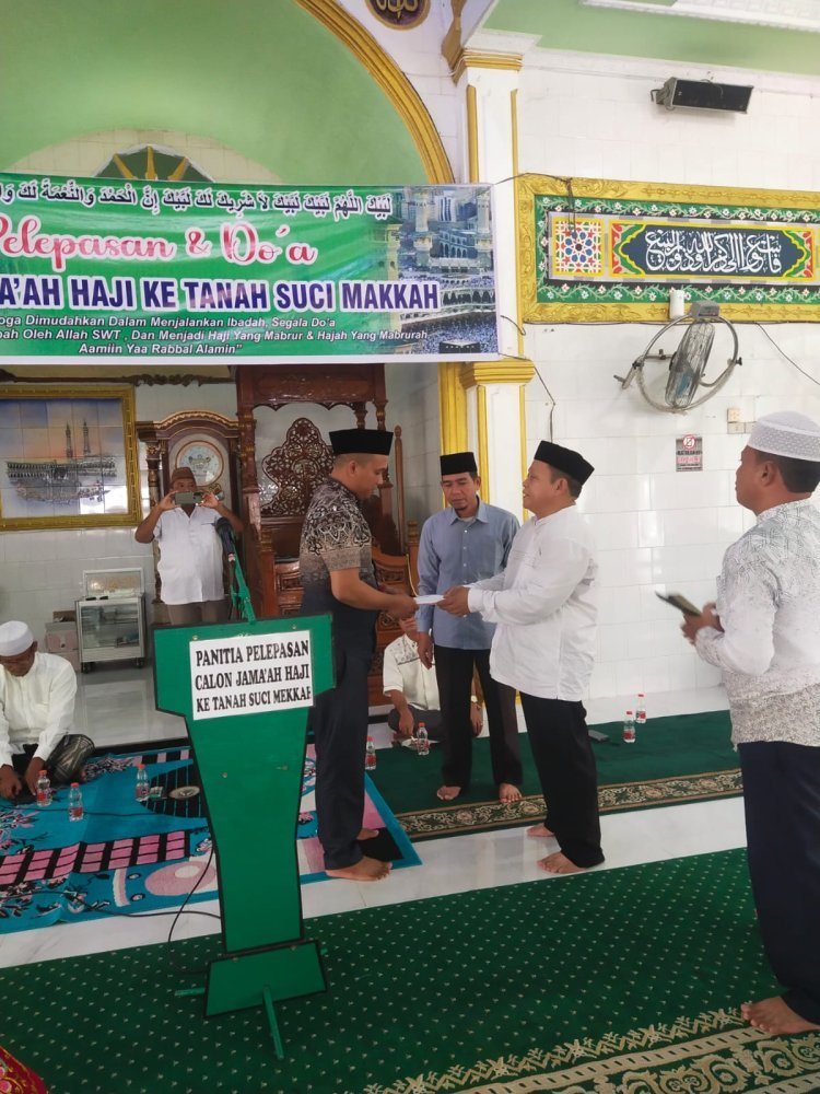 PELEPASAN CALON JAMAAH HAJI KBIH AZIZIAH ACEH SINGKIL: TANDA KEBERSAMAAN DAN DOA UNTUK HAJI MABRUR