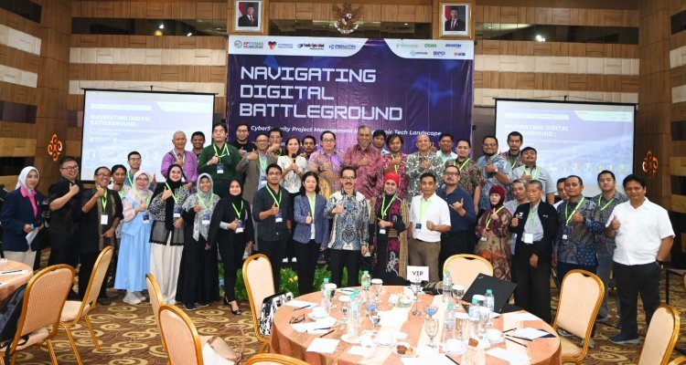 APTIKNAS Gandeng BSSN Gelar Seminar Nasional Navigating Digital Battleground 2025