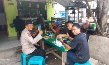 Bhabinkamtibmas Sukadamai Sambangi Warung Warga, Bangun Kepercayaan dan Jaga Kamtibmas