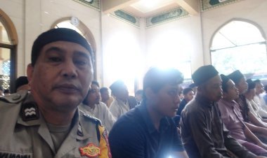 Pererat Silaturahmi, Bhabinkamtibmas Polsek Cikupa Laksanakan Jumat Keliling di Sukadamai