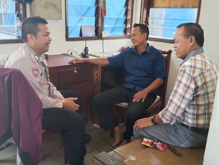 Sambang Warga, Bhabinkamtibmas Desa Bojong Perkuat Kedekatan dengan Masyarakat