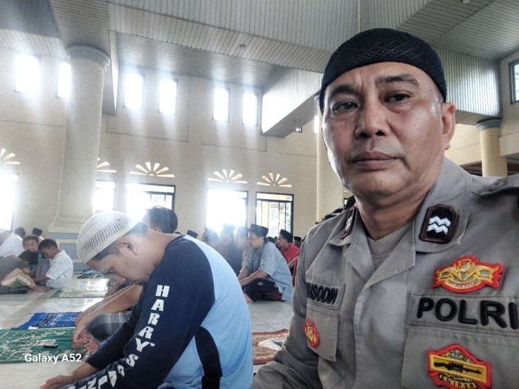 Aiptu Mukhsodin Perkuat Hubungan Polri dan Warga Lewat Program Jumat Keliling di Sukadamai
