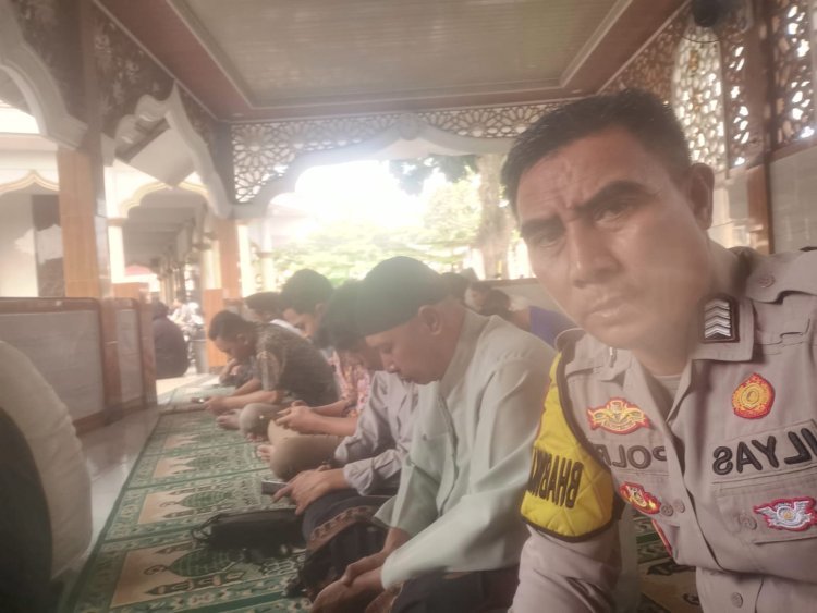 Polsek Cikupa Lanjutkan Program Jumat Keliling di Sukamulya, Wujudkan Sinergi dengan Warga