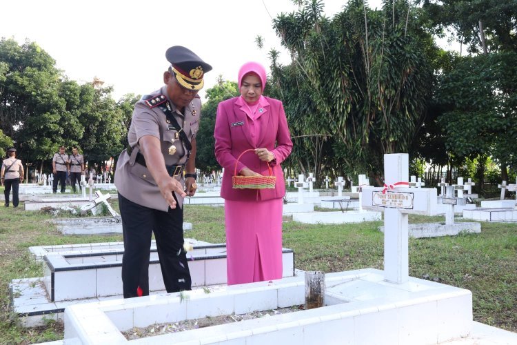 Mengenang Jasa Pahlawan, Polres Simalungun Gelar Ziarah dan Tabur Bunga di TMP Nagur Jelang Hari Bhayangkara ke-79