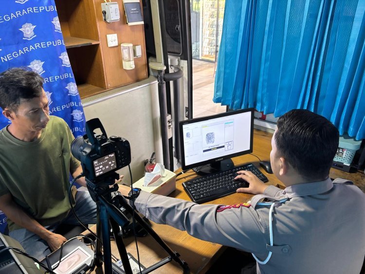Satlantas Sambangi Mall Ciputra, Hadirkan SIMLING PALAWIJA di Tengah Aktivitas Padat Warga