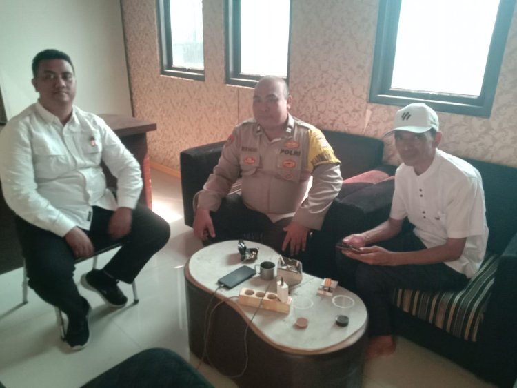 Bhabinkamtibmas Budimulya Sambangi Kantor Desa, Ajak Perkuat Sinergi Ciptakan Kamtibmas Kondusif