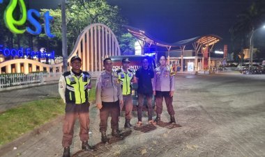 Polsek Cikupa Ops Cipkon Polsek Cikupa: Patroli Mobile Cegah Gangguan Kamtibmas di Tengah Malam