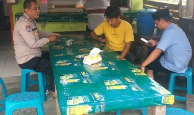Ngopi Sambil Dengar Aspirasi, Bhabinkamtibmas Cikupa Dekatkan Diri Lewat Sambang Warung