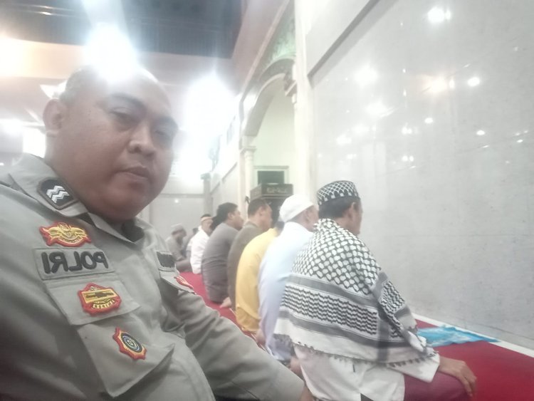 Dekatkan Diri dengan Warga, Bhabinkamtibmas Polsek Cikupa Laksanakan Subuhan Keliling di Kelurahan Sukamulya