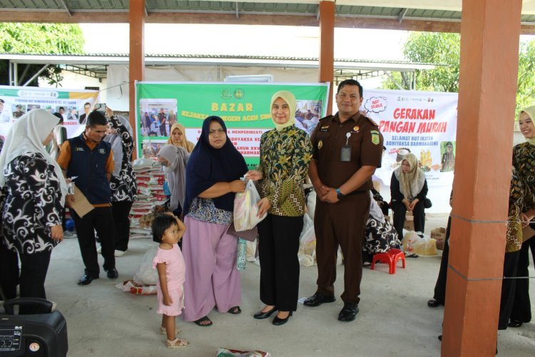 Kejari Aceh Singkil Gelar Pasar Pangan Murah: Wujud Nyata Pengabdian untuk Kesejahteraan Masyarakat