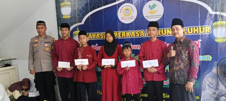 Hangatkan Kebersamaan, Bhabinkamtibmas Kelurahan Sukamulya Hadiri Maulid dan Santunan Yatim