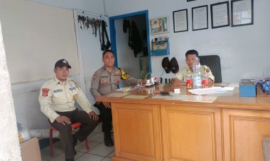 Aipda Didi MS Jalin Silaturahmi dengan Satpam PT. HMI di Desa Sukanagara