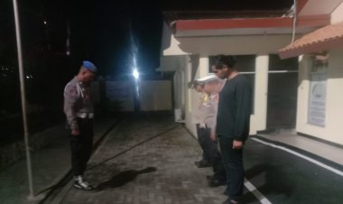 Kapolsek Kronjo Apresiasi Kinerja Anggota Lewat Apel Malam