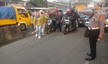Pengaturan Lalin Sore Polsek Cikupa Jaga Kelancaran di Jalan Raya Serang