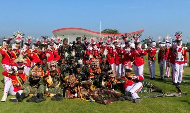 Keren!!! Ini Sosok TNI Yang Sukses Mengantar Drumband Bahana Giri Laksita SMP Negeri 2 Wonogiri  Pada Upacara HUT Ke-80 RI
