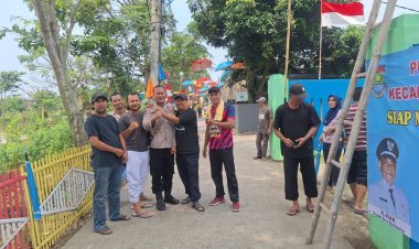 Polsek Cikupa Ikut Kerja Bakti Persiapan Pembinaan Wilayah PKK di Desa Cikupa