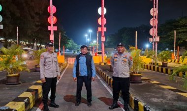 Patroli Blue Light Polsek KSKP Merak Hadirkan Rasa Aman di Pelabuhan