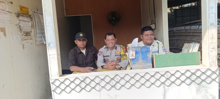Bhabinkamtibmas Desa Pasir Jaya Sambangi PT. Kang Bang, Jalin Silaturahmi dan Sampaikan Himbauan Kamtibmas
