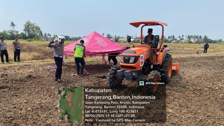 Polsek Kronjo Garap 2 Hektare Lahan di Desa Pasilian untuk Ketahanan Pangan
