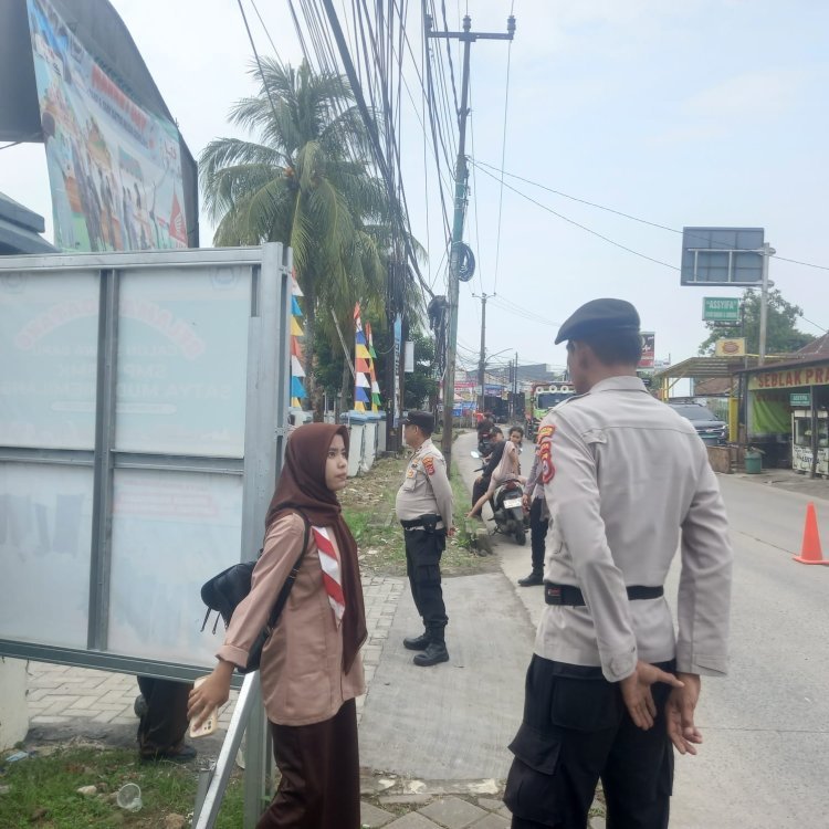 Pleton Siaga Polresta Tangerang Sigap Amankan Bubaran SMP dan MTsN