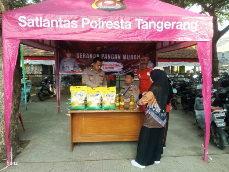 Polsek Kronjo Gelar Pangan Murah, Warga Antusias Serbu Sembako Terjangkau