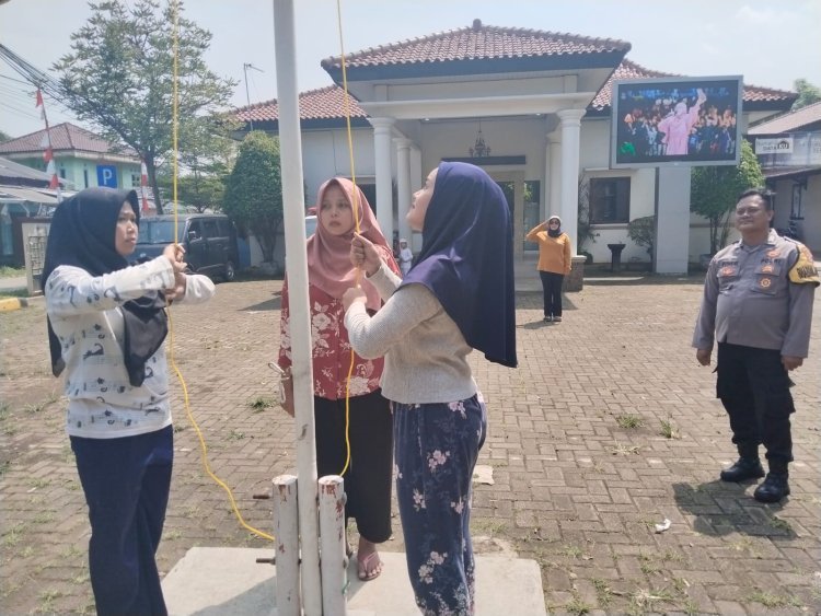 Pelatihan Upacara Bendera Tingkatkan Kedisiplinan Guru PAUD