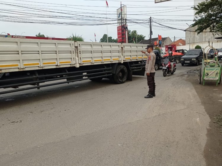 Polisi Cikupa Atur Lalu Lintas Sore Hari, Warga Merasa Lebih Aman