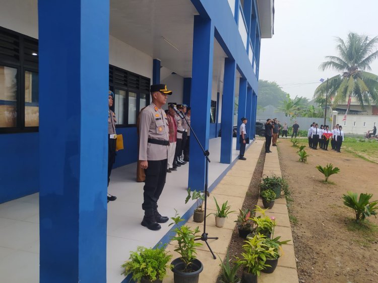 Waka Polresta Tangerang Jadi Pembina Upacara di SMPN 5 Cikupa, Tekankan Pentingnya Pendidikan dan Jauhi Tawuran