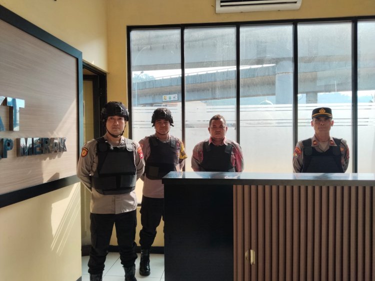Piket Siaga Polsek KSKP Merak Rutin Gelar Sispam Mako