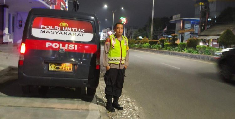 Malam Lebih Aman, Polsek Cilegon Laksanakan Patroli Blue Light Humanis