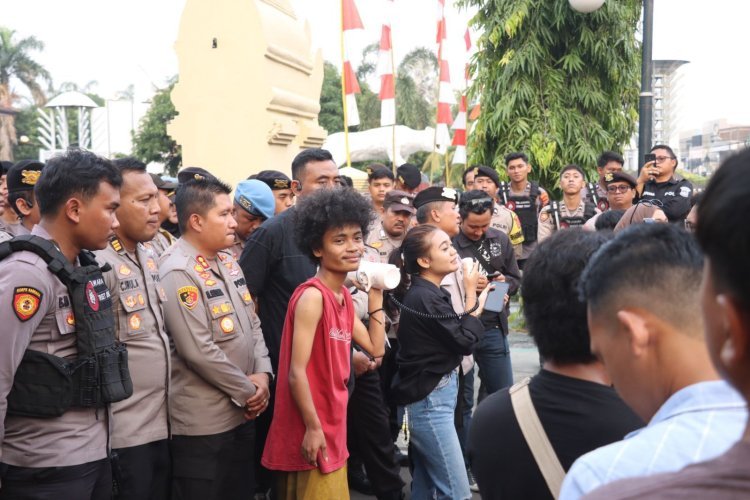 Aksi IMC di Mapolres Cilegon Berjalan Tertib, Kapolres Fasilitasi Dialog