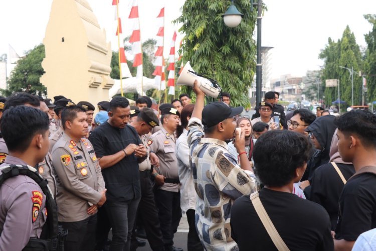 Mahasiswa Cilegon Gelar Aksi Solidaritas untuk Affan Kurniawan di Depan Mapolres