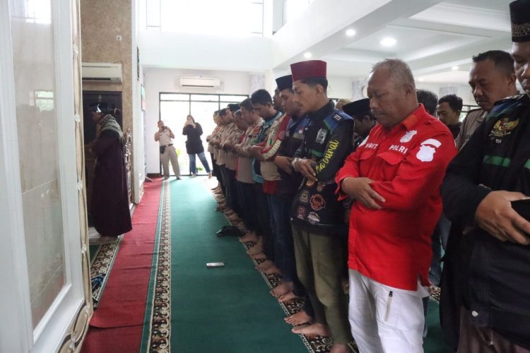 Salat Ghoib Polres Cilegon Bersama Ojol Bukti Kedekatan Polri dan Rakyat