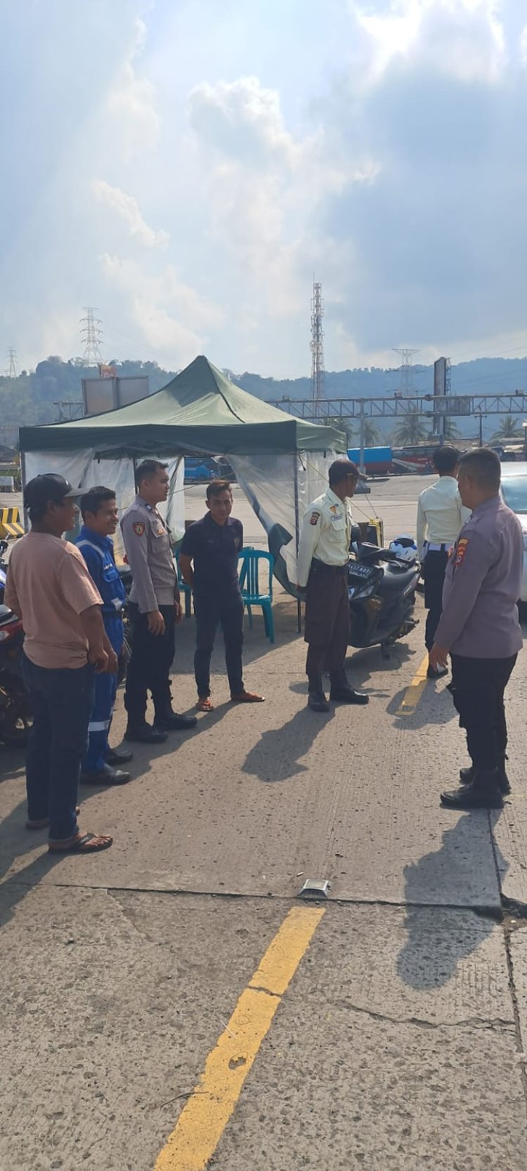Bhabinkamtibmas KSKP Merak Dekatkan Polisi dengan Masyarakat Pelabuhan