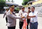 Kapolres Cilegon Bagikan Bantuan Perlengkapan Sekolah dan Alat Olahraga di SMKN 2
