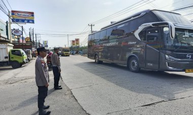 Polsek Anyar Atur Lalin Pagi Hari di Titik Rawan Kepadatan