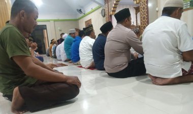 Polsek Cibeber Tingkatkan Kepercayaan Publik dengan Sholat Subuh Berjamaah