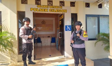 Personel Polsek Cilegon Jalankan Sispam Mako Disiplin dan Tegas